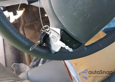 2001 Lincoln Town Car Executive from USA, damaged, VIN 1L1FM81W51Y642990